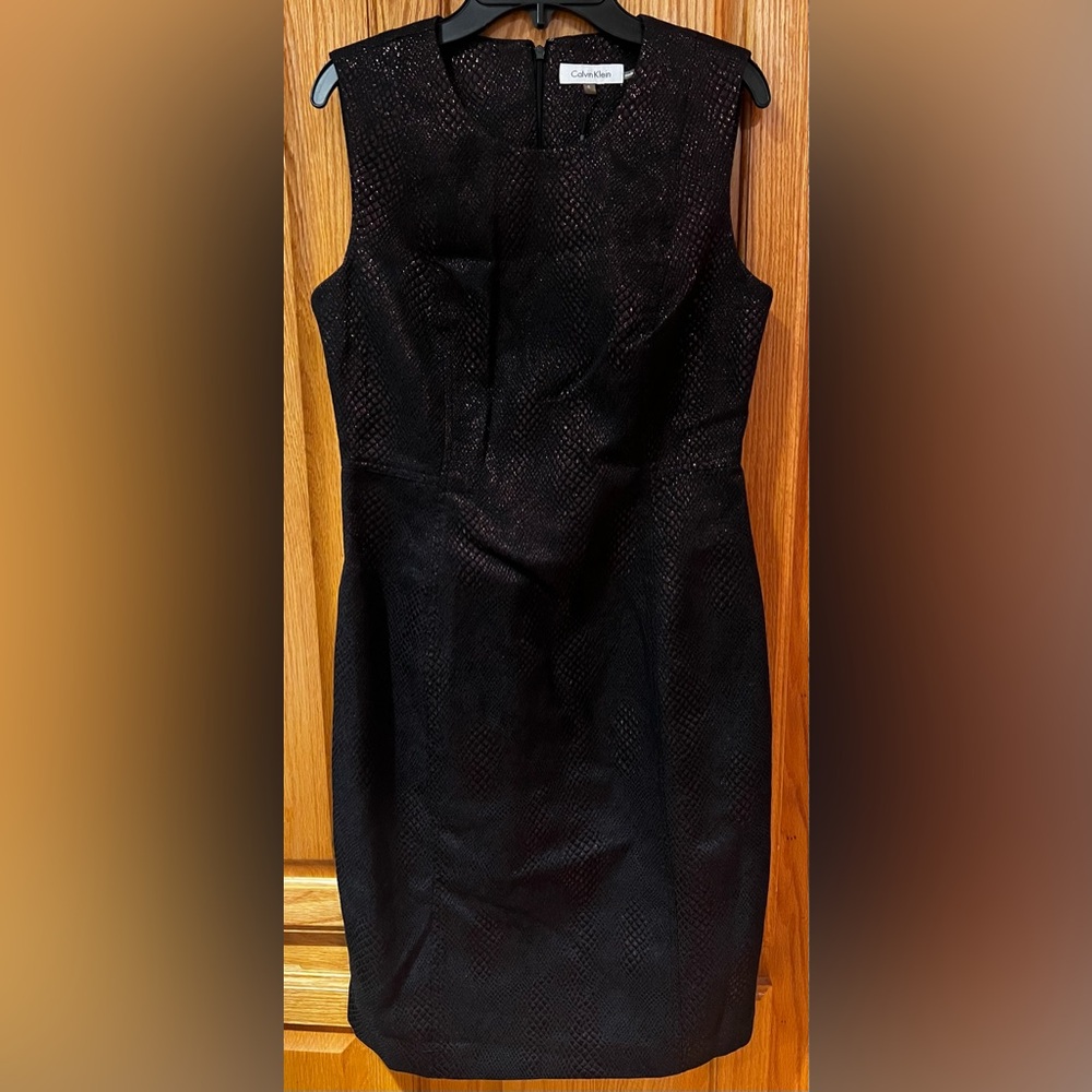 Calvin Klein Black Copper Snakeskin Textured Sleeveless Sheath Dress Size 6